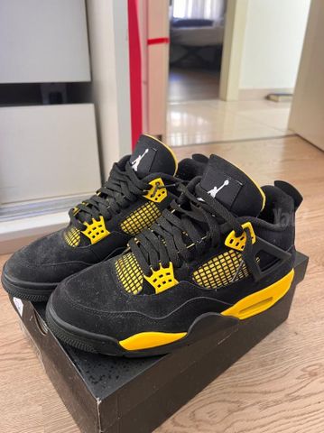 Air Jordan 4 Retro Thunder