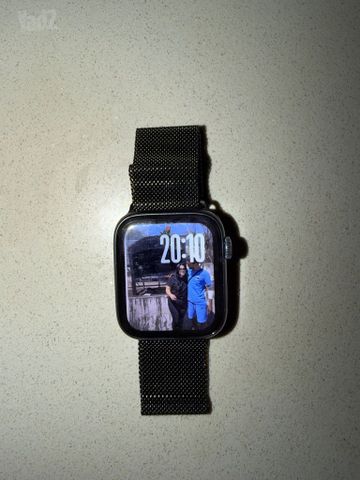 Apple Watch SE 44mm בצבע