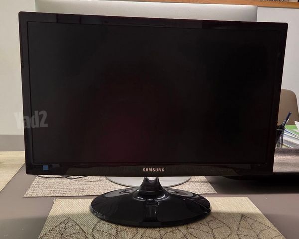 מסך מחשב 22"