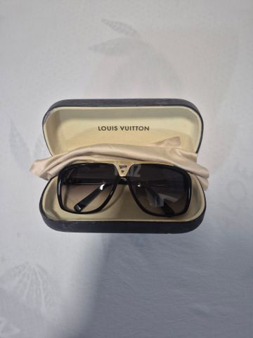 משקף שמש של Louis Vuitton