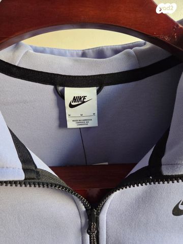 ג'קט Nike, מידה M