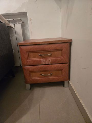 שידת עץ