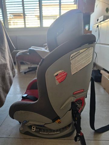 כיסא בטיחות Chicco