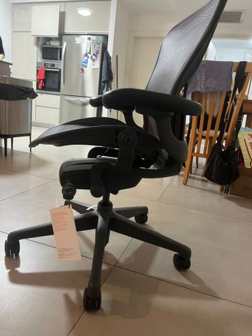 כיסא Herman Miller Aeron