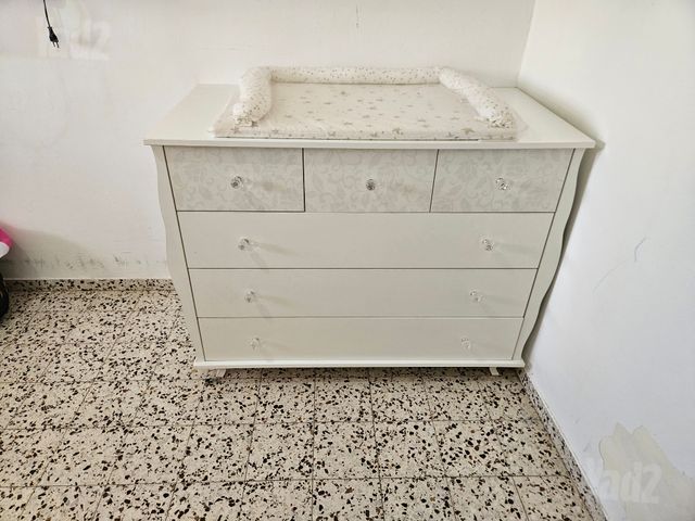 שידת החתלה