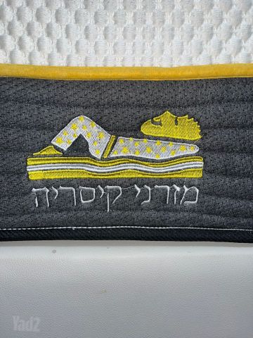 מיטה עם מזרן
