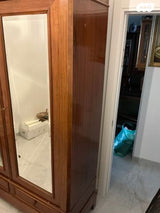 ארון מעץ מהגוני