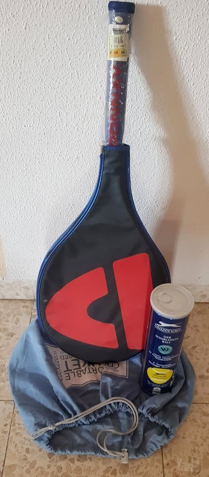 מחבט טניס חדש