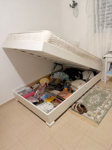 מיטה מעץ