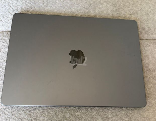macbook pro M3 2024 14 inch