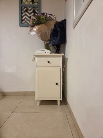 שידת צד