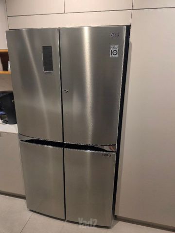 מקרר door in door