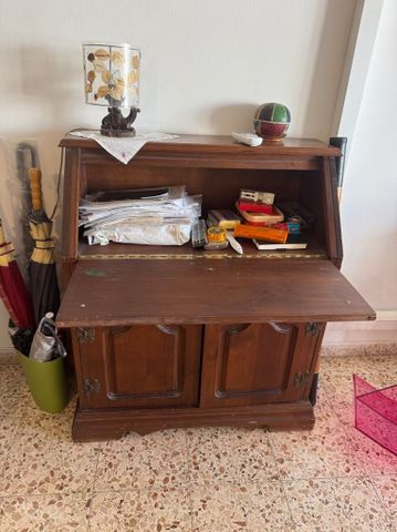 שידת דמוי עתיק