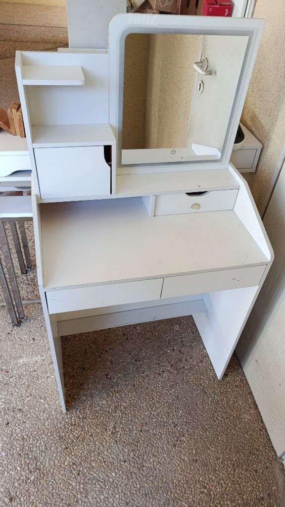 שידת איפור