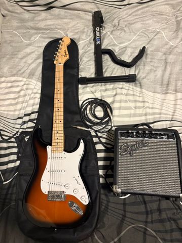 גיטרה חשמלית Squier