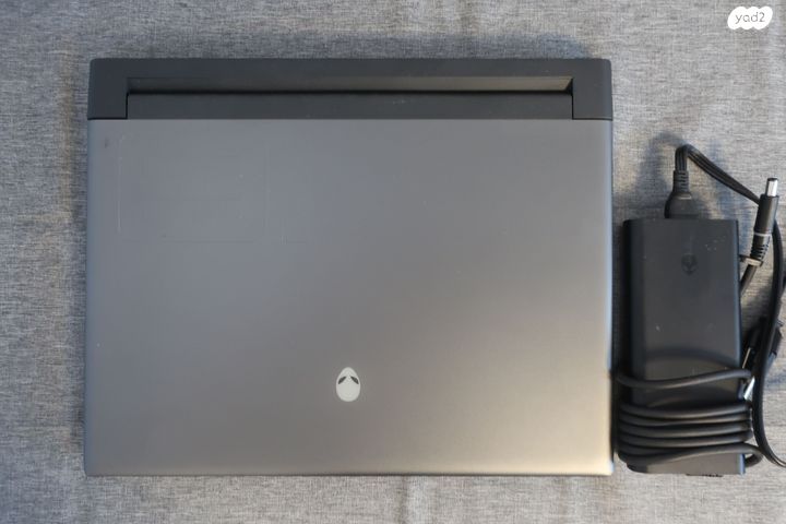 Alienware M18 R2