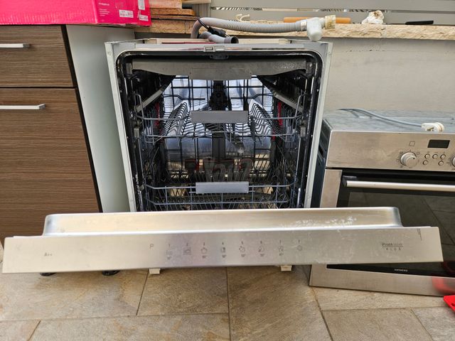 מדיח כלים חצי אינטגרלי