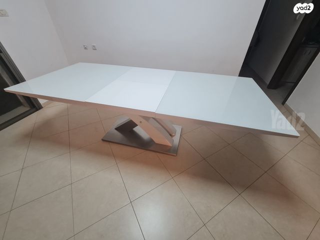 שולחן