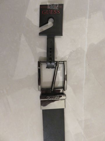 חגורת GUESS שחורה