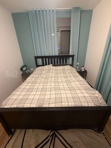 מיטה  Queen size