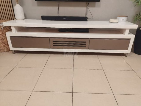 מזנון סלון