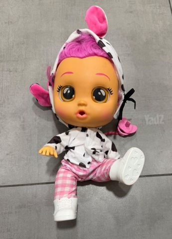 בובתה cry baby