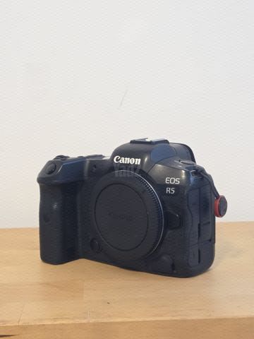 מצלמת Canon R5