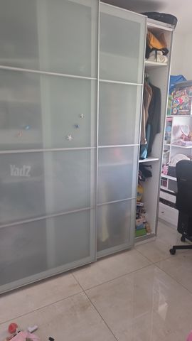 ארון הזזה