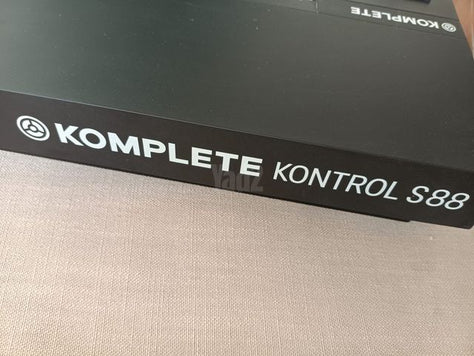 מקלדת שליטה Komplete S88