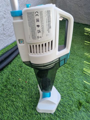שואב INTEX לבריכה