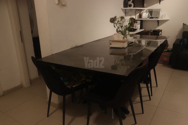 שולחן אוכל