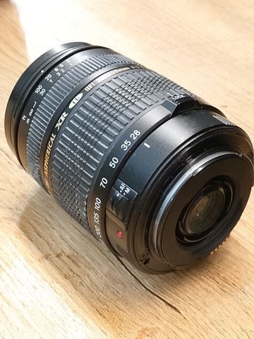 Tamron ef 28-300 mm.