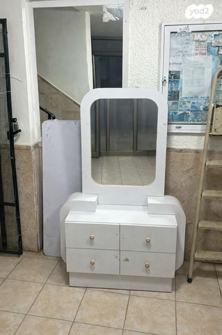 שידת איפור