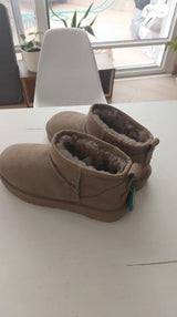 נעלי UGG
