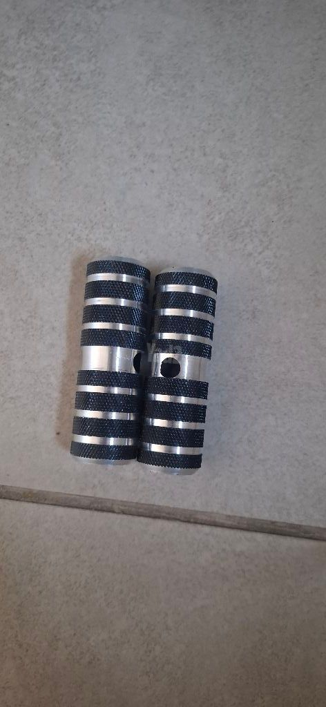 פגים לסקוט
