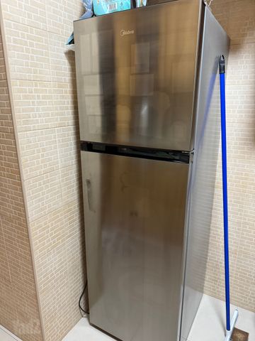 מקרר Midea