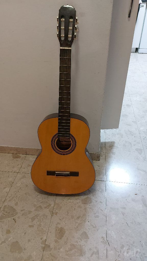 גיטרה אקוסטית Legend