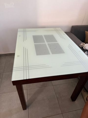 שולחן