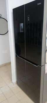 מקרר שחור
