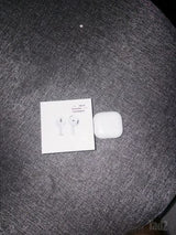 ‏AirPods גרסה ארבע