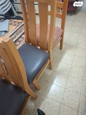 4 כסאות