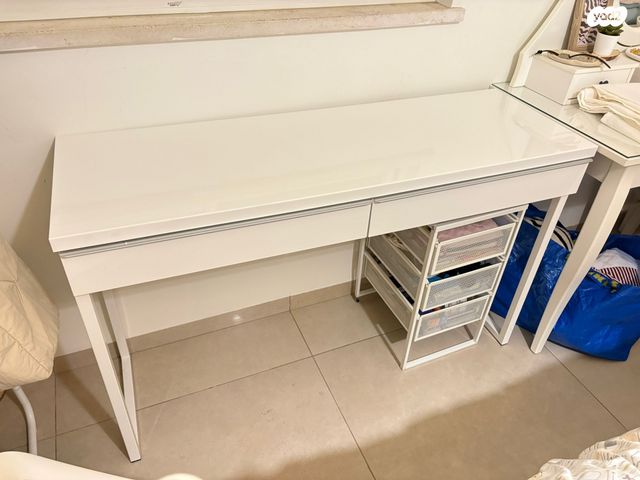 רהיטים
