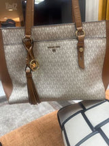 תיק L מבית michael kors עור