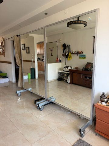 Portable studio mirrors