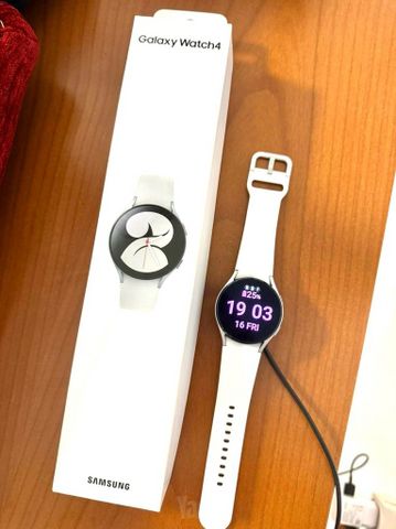 Samsung Galaxy Watch4שעון חכם