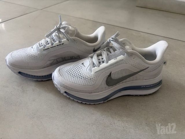 נעלי Nike Pegasus Premium