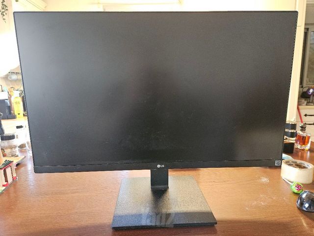 מסך מחשב LG 27