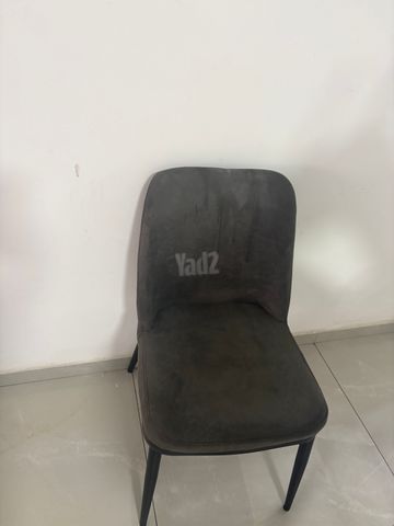 6 כיסאות דמוי עור