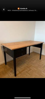 � שולחן IKEA מעץ מלא