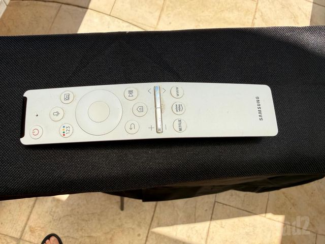 אינץ Samsung The Serif 49